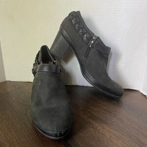 Clarks Black Suede Ankle Boots women’s 11